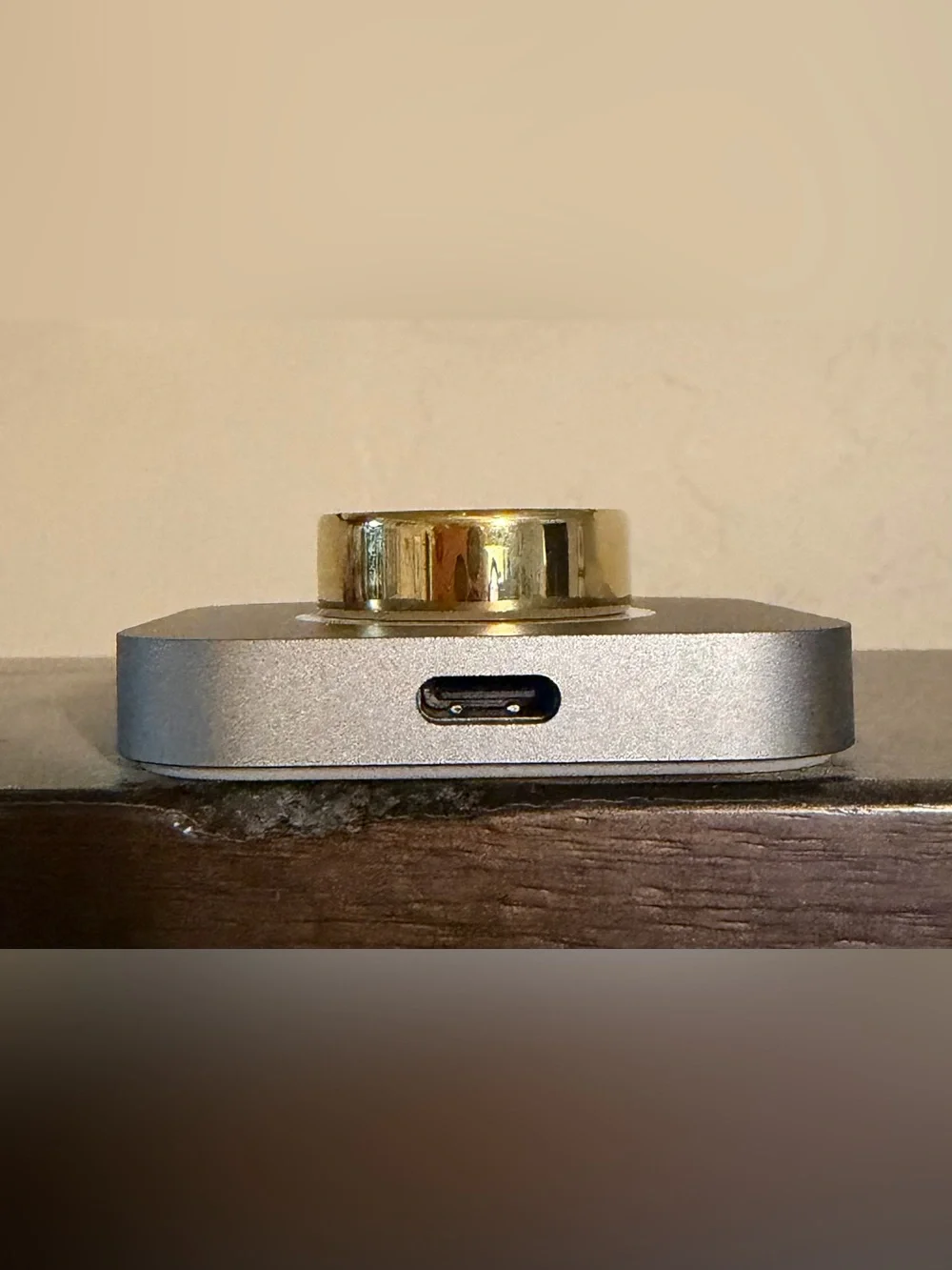Oura Ring 4 - Gold Size 9